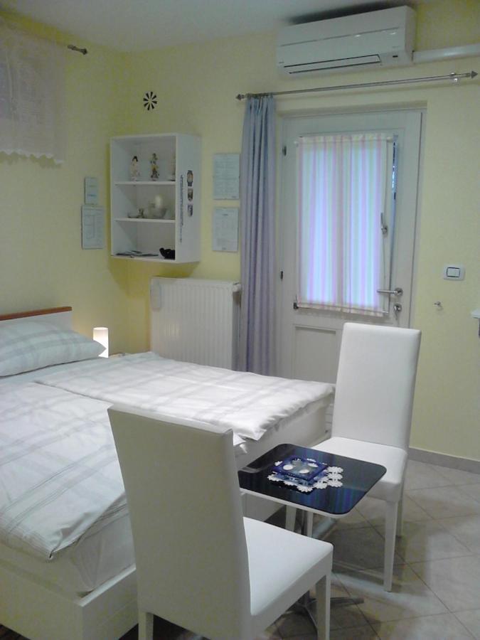 Room Sarah Рийека Стая снимка